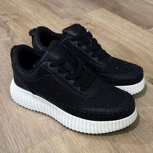 NEW Women’s My Soft Black Glitter Platform Sneakers